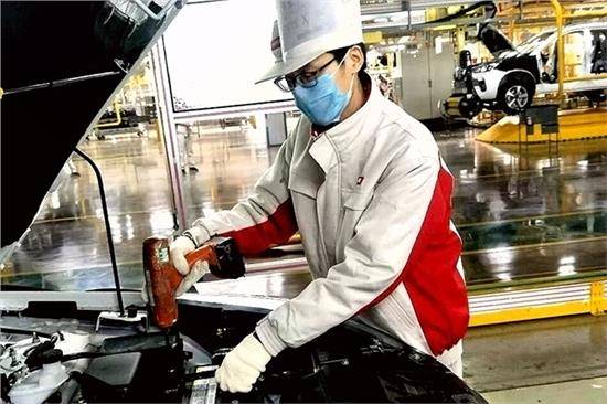 一手抓防疫不放松,一手抓發(fā)展不動(dòng)搖 生產(chǎn)